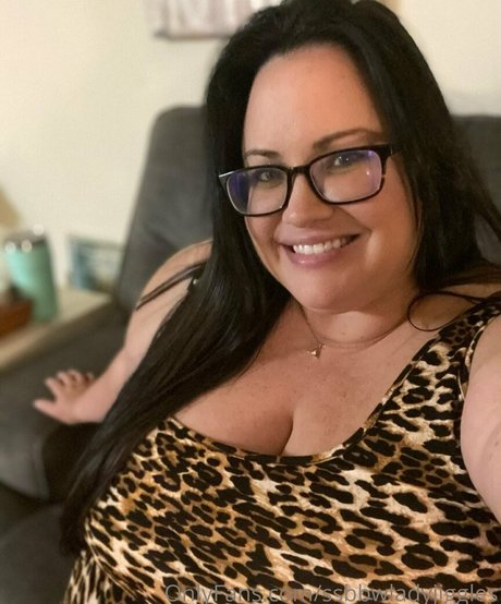 Ssbbwladyjiggles