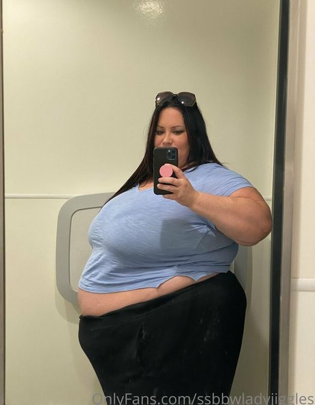 Ssbbwladyjiggles