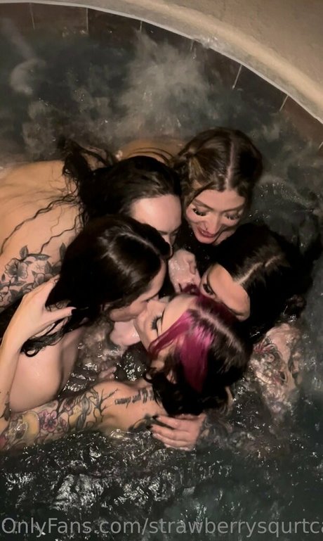 Strawberrysquirtcake