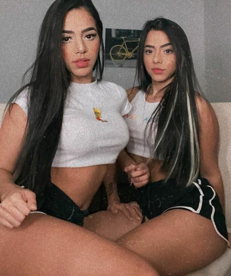 Mariely E Mirella Santos