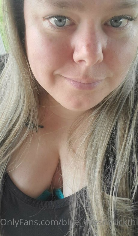 Blueeyesnthickthighs