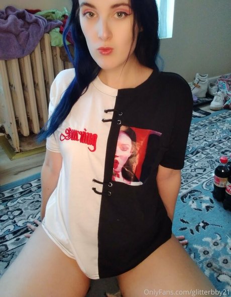 Glitterbby21