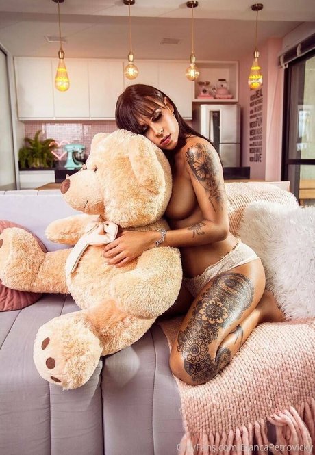 Biancapetrovickyoficial