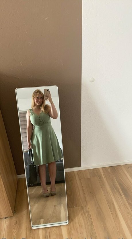 Theblondethebrunette